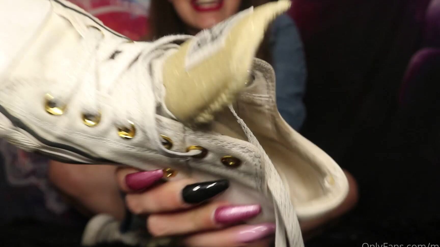 Milaap Sniff Em Loser You Get Off To My Stinky Feet And You Do It So Pathetically So Eager To