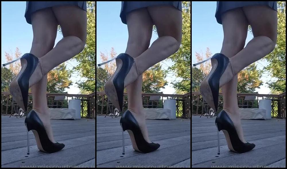 Misscourtneym Onlyfans The Point Of A Doormat Is To Clean The Bottom Of My Shoes 9Bp