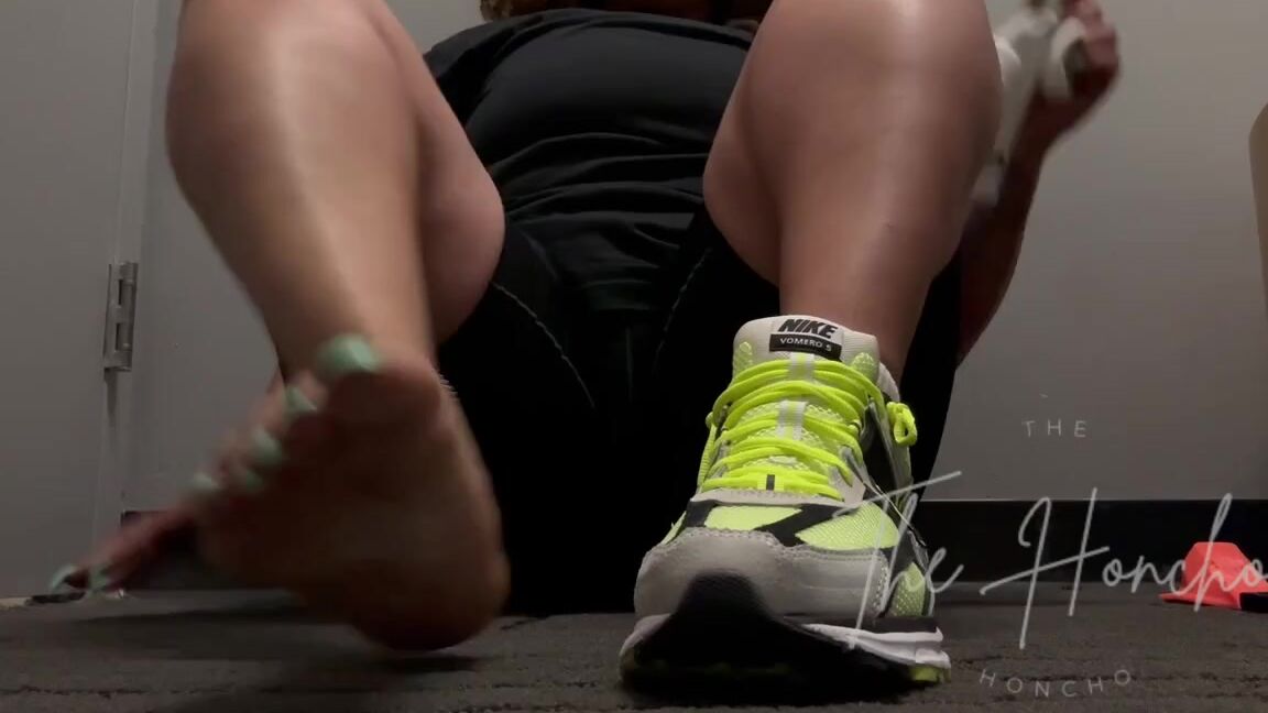 Honcho Nicknamed Thefthoncho Foot Fetish 07 12 2024 Onlyfans Video Work Tease Sneakers And Socks