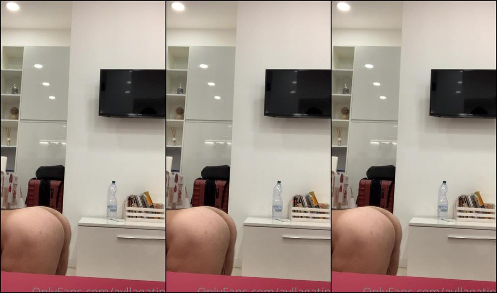 ayllagatina-28-10-2020-1154452261-another-slave-who-got-off-with-my-big-dick-fucking-his-ass-this-white-bitch-got-fucked-in