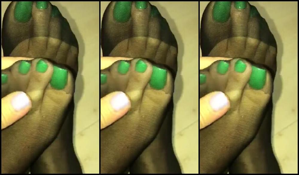 Worldsexiestfeet Onlyfans Found This Old Custom Clip Not Sure If You Like But I Just Want To Show My Pedi Though 2