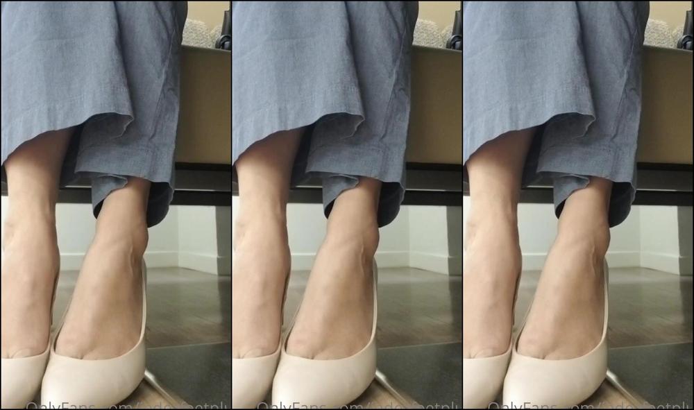 Jadezfeetplus 2138399111 06 17 2021 My New High Heels Are Hurting My Toes Watch Me Take Them Off Amp Stretch My