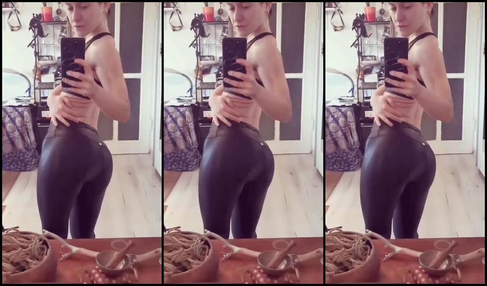 Miss Flora Nicknamed Missfloraberlin Onlyfans Wouhouuu My New Shiny Sporty Set Arrived And I Love It What Do You Guys Think