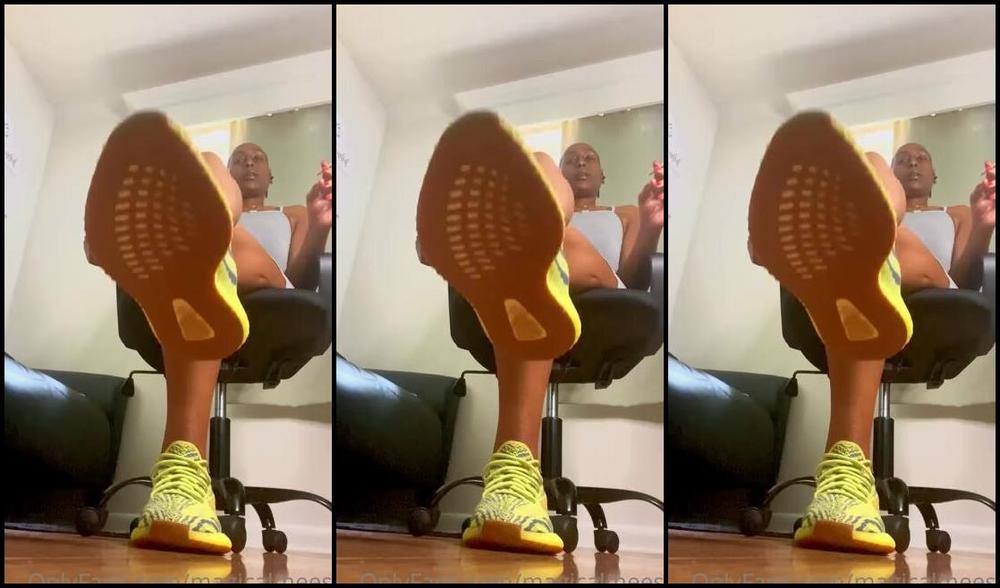 Magical Mesha Nicknamed Magicalmeesh Foot Fetish 07 28 2022 Onlyfans Video Yeezy Dangle