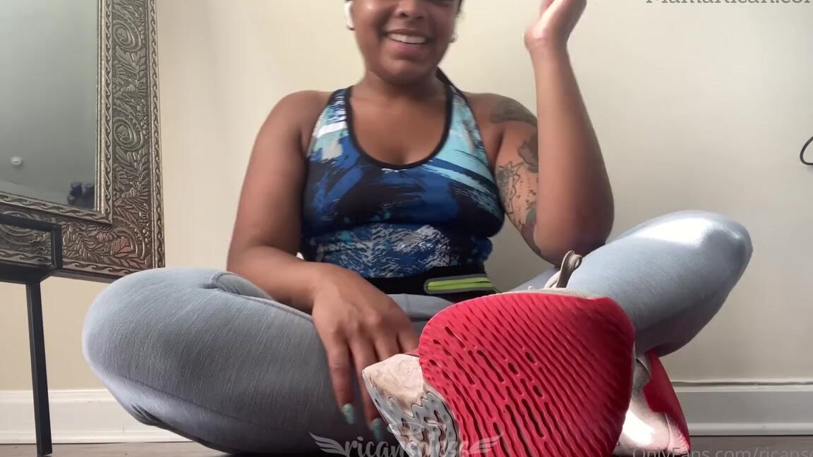 Mama Rican Aka Ricansoless Onlyfans Sweaty Workout Feet Full Length Video Rican Has Been Working Out To Keep Her Summer Body Fit And