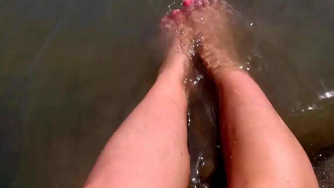Moneygoddesss Wet Sandy Feet