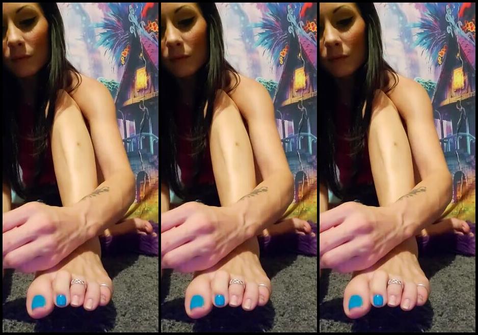 Mssjada Nicknamed Mssjada Onlyfans Painting My Toes 7B