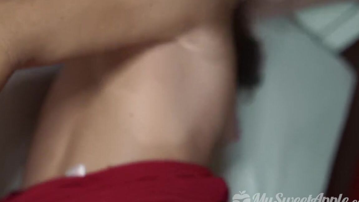 MySweetApple Cute girlfriend gets a facial for VDay - MySweetApple PornHub