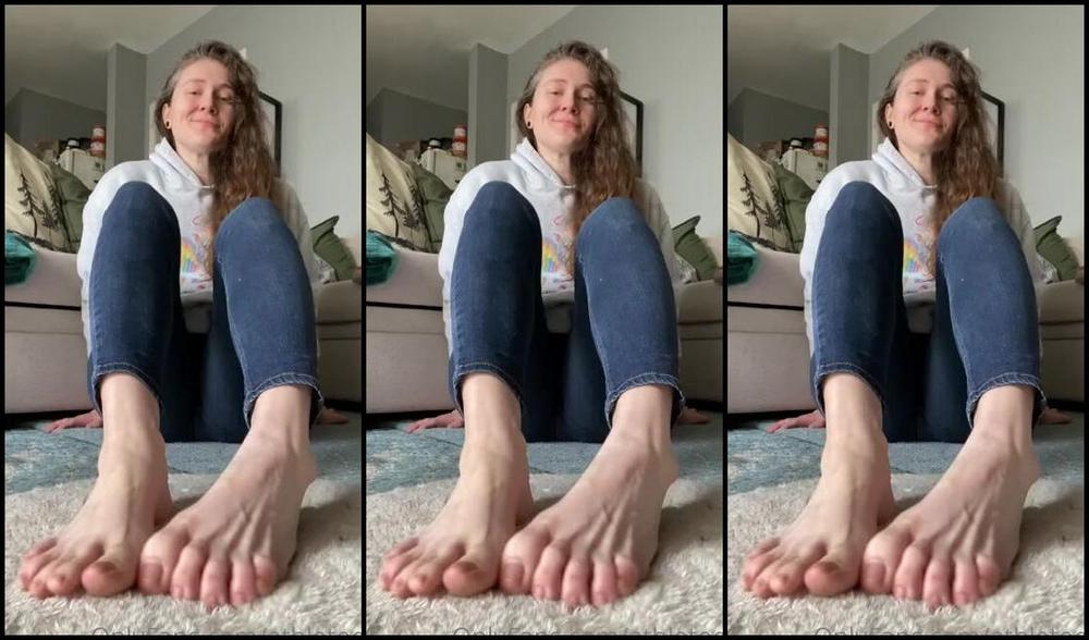 Athletoes Nicknamed Athletoes Onlyfans Time To Get Cozy I Do Love The Soft Fluffy Textures On My Soft Pink