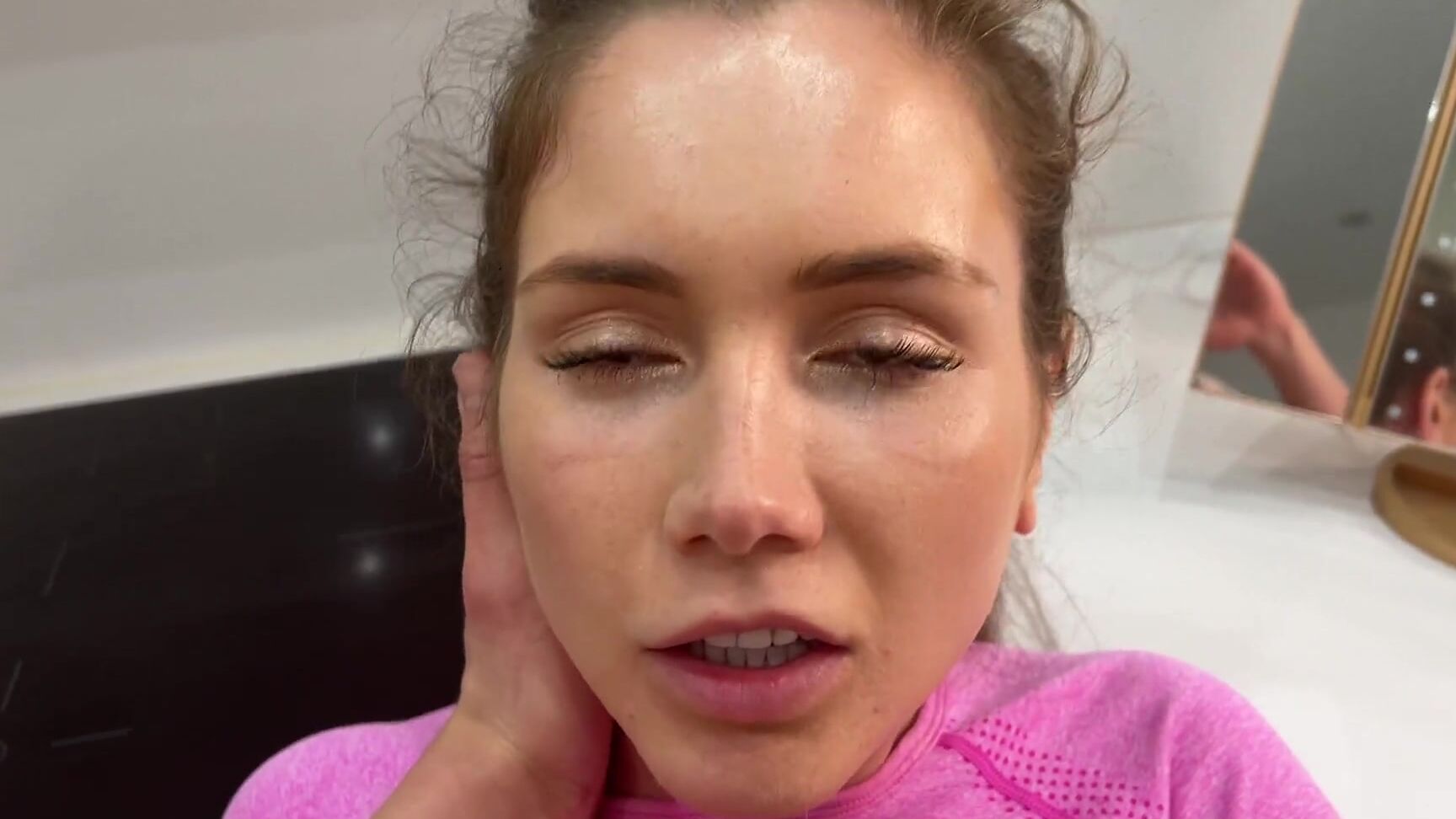 MaryRocksVR POV. The plumber fucked my pussy in the kitchen Pornhub