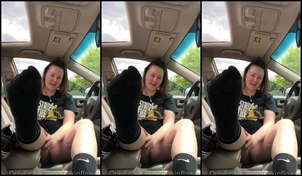 Goddess Flower Nicknamed Smokinflowers Foot Fetish 05 04 2023 Onlyfans Video Pressing My Sweaty Gym Socks On Your Face 3