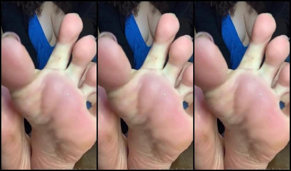 Natasha Aka Vibez3 Onlyfans For My Little Piggies Upclose And Personal Toe Jam Lovers Tease Get To Cleaning All Of It 1