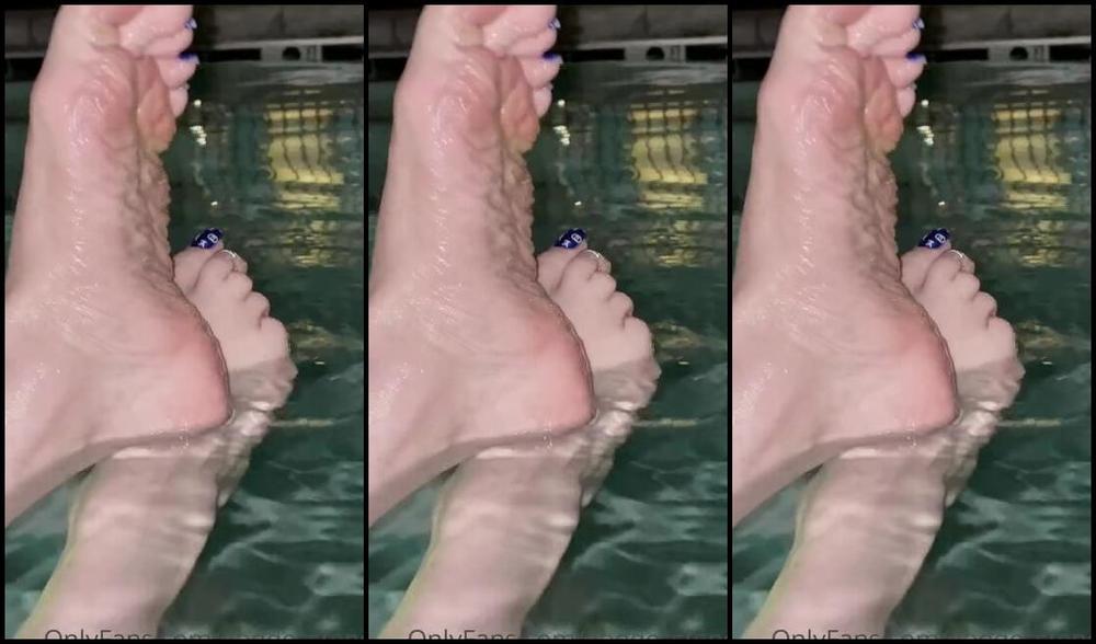 Fendi Feet Aka Goddessfendi Onlyfans Late Night Hot Tub Soakinp