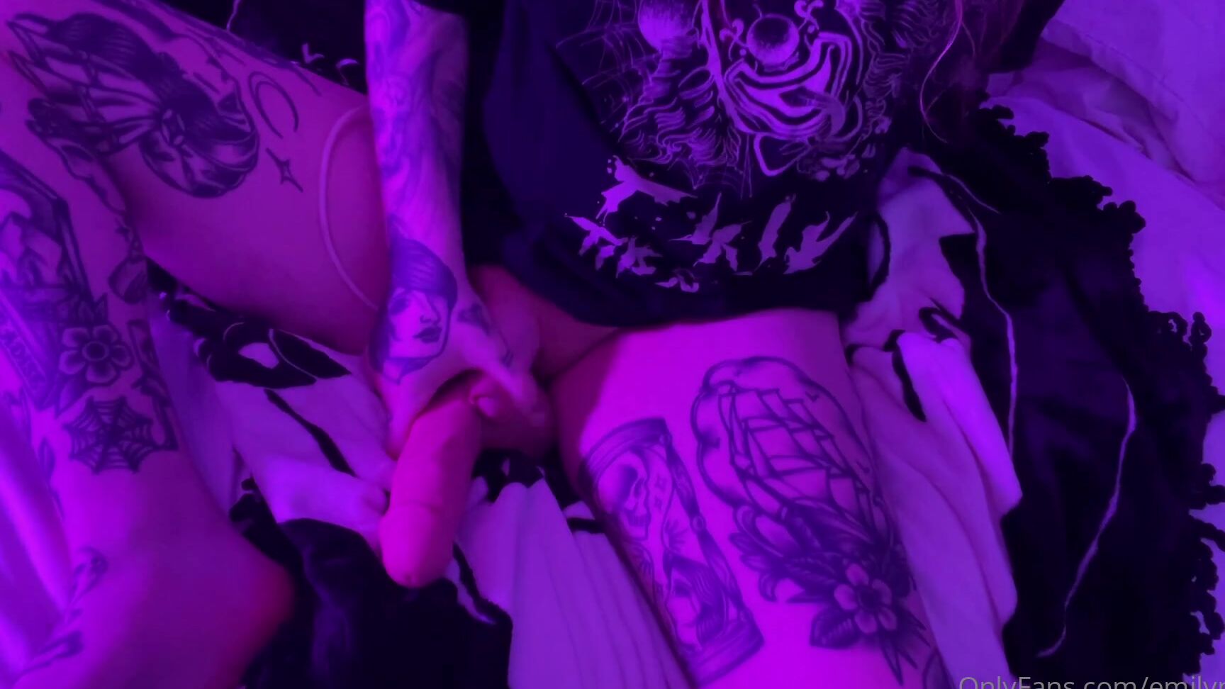 Emilypiexo Frotting And Making You Cum