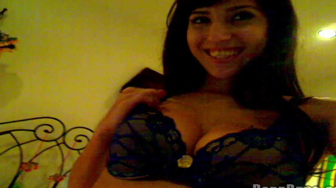 Pornpros Webcam Hackers Big Titted Hottie Puts On A Show