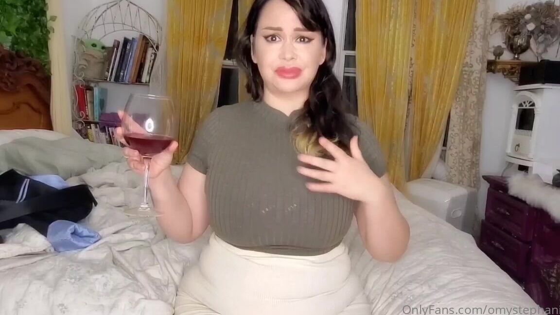 Omystephanievip Just A Video Of A Stressed Out Business Women Turning Into A Huge Titted Bimbo Slut Who Ca