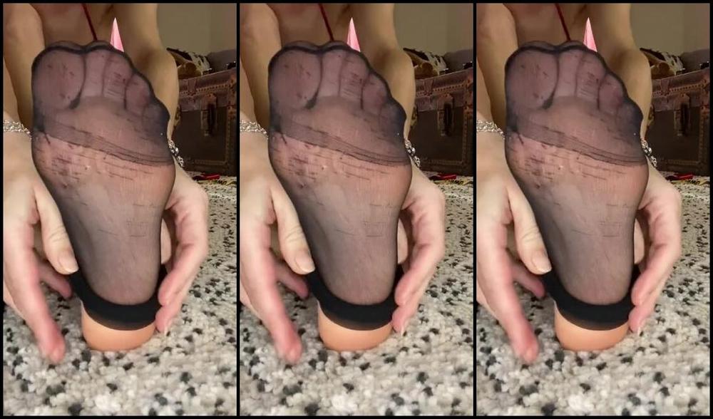 Lezlyan Nicknamed La Little Dancer Feet Onlyfans Enjoy The Show Or Help Me Remove My Pantyhose