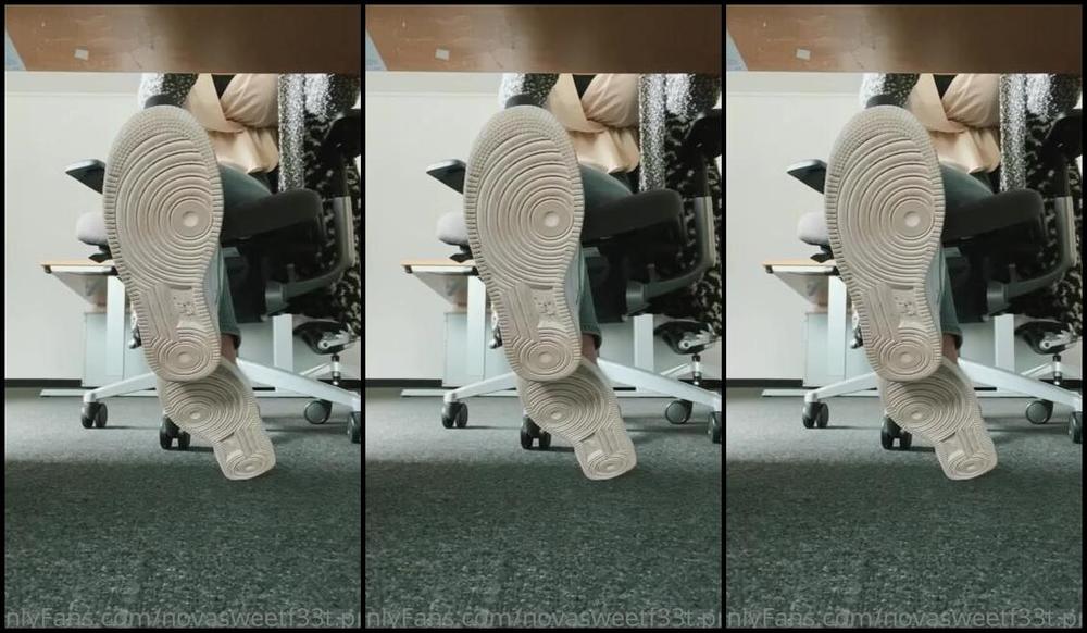 Indubiopronova Nicknamed Indubiopronova Onlyfans After A Long Day At The Office I Finally Take Off My Shoes And Play With