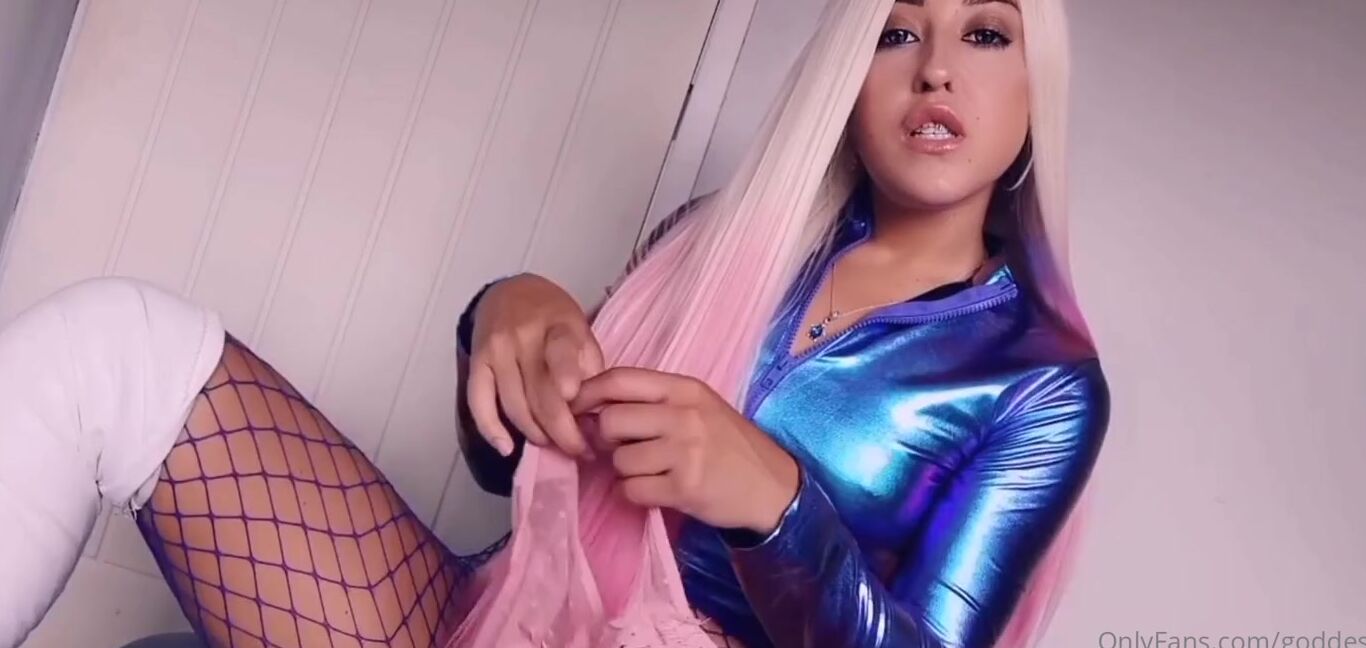 Miss Evie Lock Nicknamed Missevielock Onlyfans I Want You Here Right Now So I Can Turn You Into My Perfect