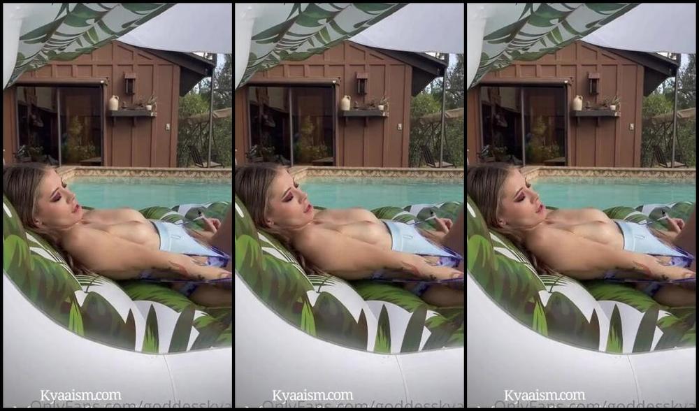 Goddess Kyaa Nicknamed Goddesskyaa Onlyfans Pool Day The Sun Was Out Today And Not Too Hot It Feels So Good To Know My Minions Are At Work Aro