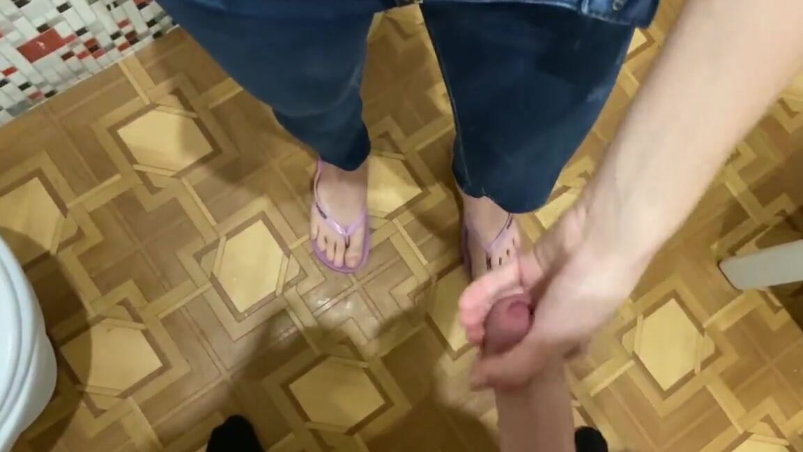 Приехала Домой И Отсосала Сводному Брату В Ванной Пока Родители Готовили Еду