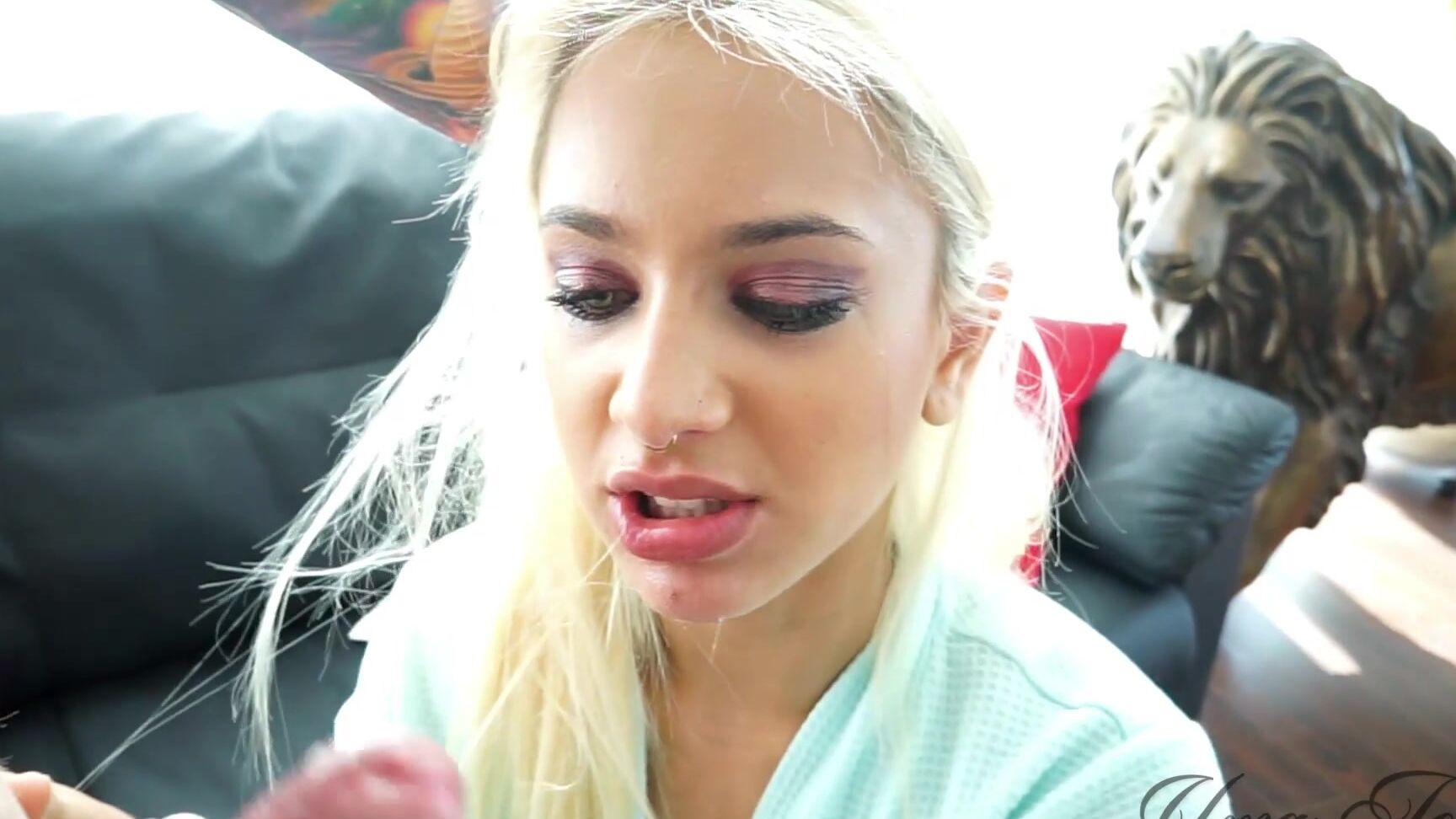 Uma Jolie Umajolie Com 2016 Illegal Downloader