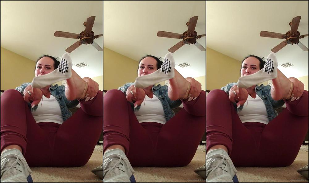 Iluvshaunalv Cum Stroke For Me While I Take These Stinky Sweaty Shoes And Socks Off Take A Deep Breath