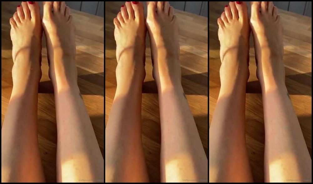 Ladydarkangeluk Onlyfans Love The Sun That Comes Through Here In My Kitchen Morning Leg Worship While I Drink My Green Tea