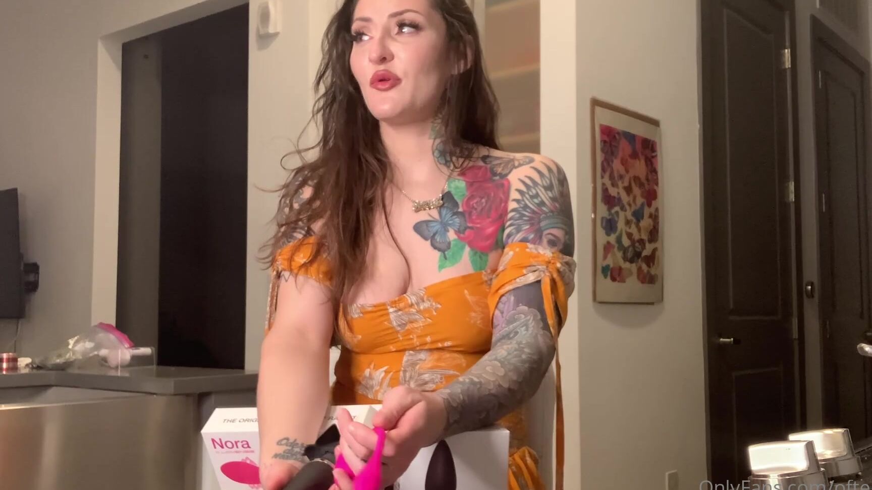 oftenelle-14-04-2021-2082511365-what-s-the-pink-thing