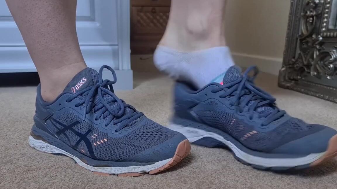 The Foot Queen Of England Aka Queengf90Premium Onlyfans Taking The Term Smelly Socks To A New Level