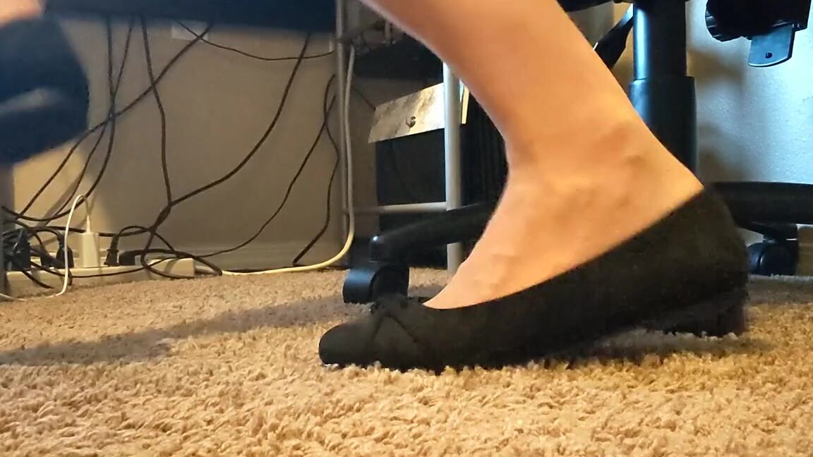 Premiumbrandy Onlyfans Flats With Nylons Shoe Play Working At My Desk I Noticed You Watching My Feet I Dangle And Smack