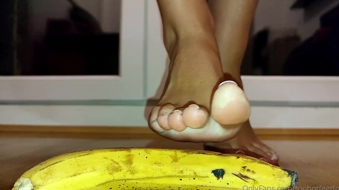 2Hotfeet4You Nicknamed Toohotfeetforyou Onlyfans For Tonight Banana Smoothie When You Imagine Soft French Pedi Feet Smashing Banana Is Your