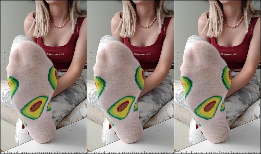 Mistressceydaa Bug N Al Veri Yaparak Ve Gezerek Ge Irdim Spor Ayakkab N N I Inde Terleyen B