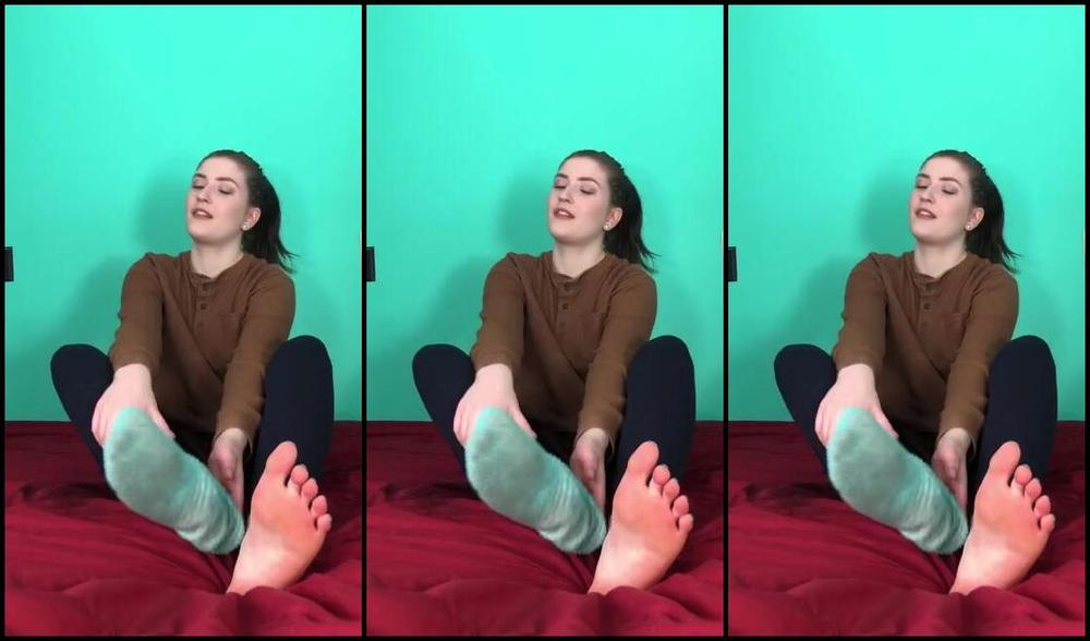 Delilah Nicknamed Footiesfeets Onlyfans You Convince The New Hire That There Is A Required Stinky Foot Smelling Inspection She S A Little