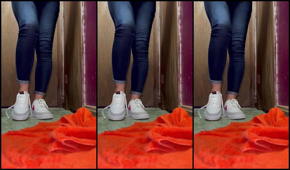 Soldmysolesforink Nicknamed Soldmysolesforink 10 31 2023 Onlyfans Video Woke Up To What I Posted Last Night Being Removed Lesson Learned Tv Constitutes A