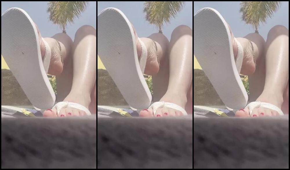 Joeyofarches Nicknamed Joeyofarches Onlyfans Would Be Hard Watching Me Tease You Infront Of Everyone At The Pool With My Little Toes And Meaty