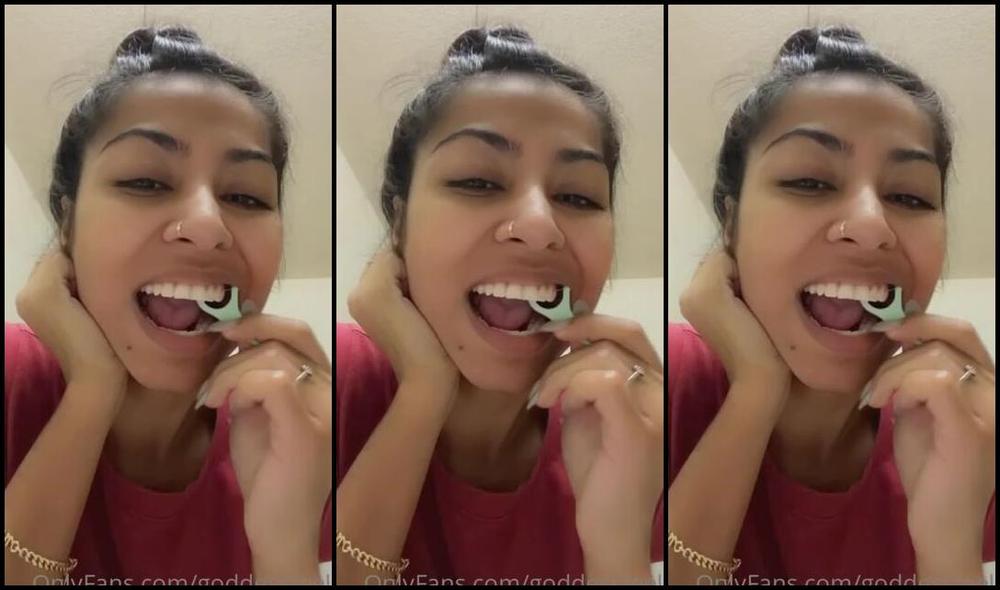 Goddess Nova Nicknamed Goddessnova 09 13 2022 Onlyfans Video This Lucky Loser Just Purchased A Few Fun Items From Me First He Wanted My Floss