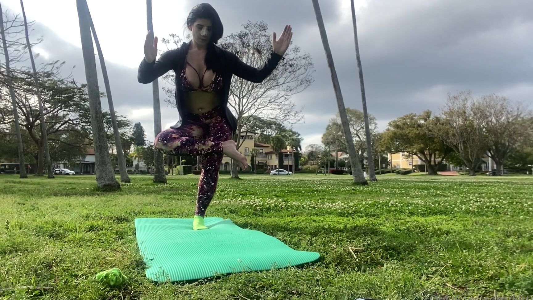 Kittibelle Yoga Kitti At The Park Enjoying This Glorious Afternoon With A Mini