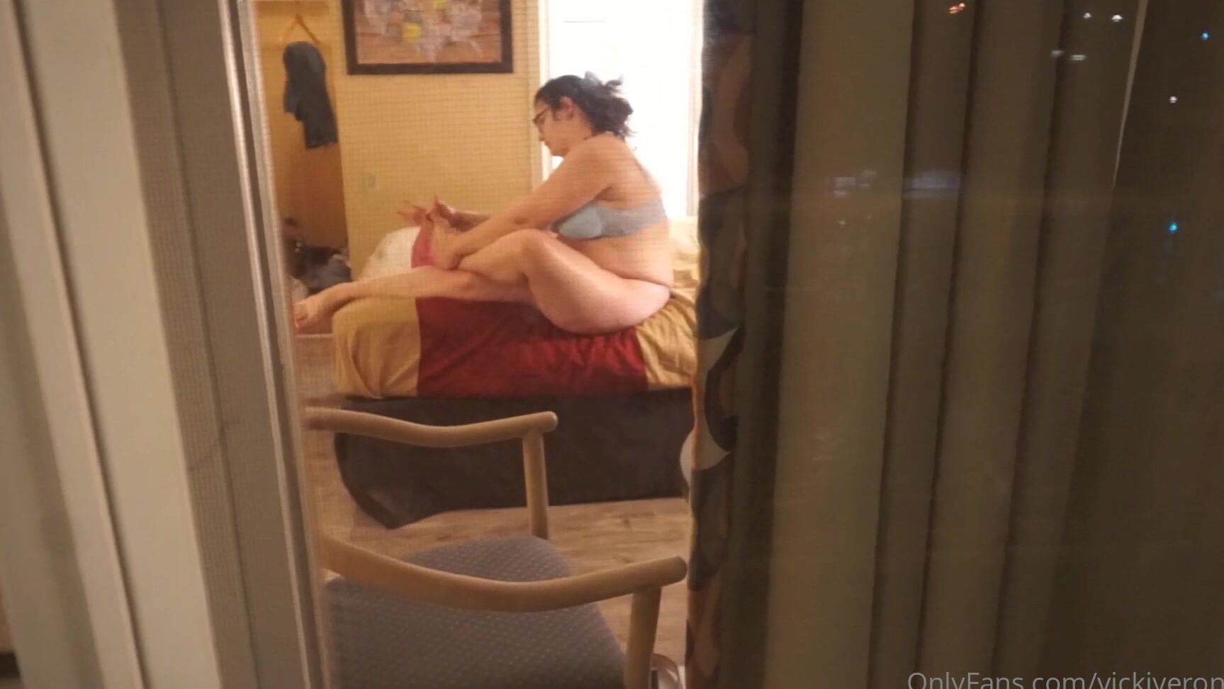 Vickiveronaxxx Put On A Little Peepshow For Hubby At Our Onlyfans XXX