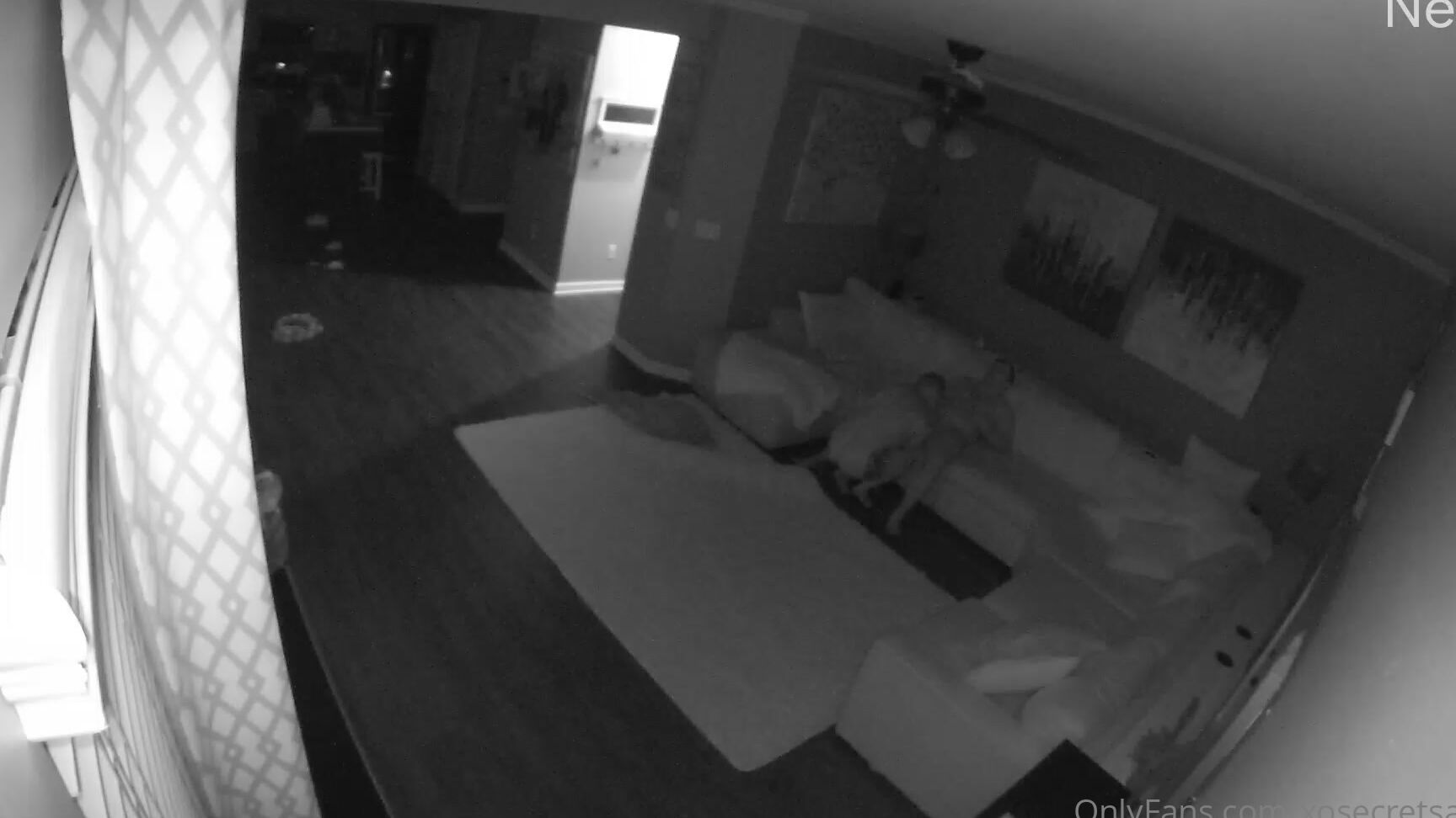 xosecretsaraxo-05-03-2022-2382915968-i-was-hanging-out-in-the-hottub-with-my-best-friend-hotwifekk-and-mrscottx-last-night.-m