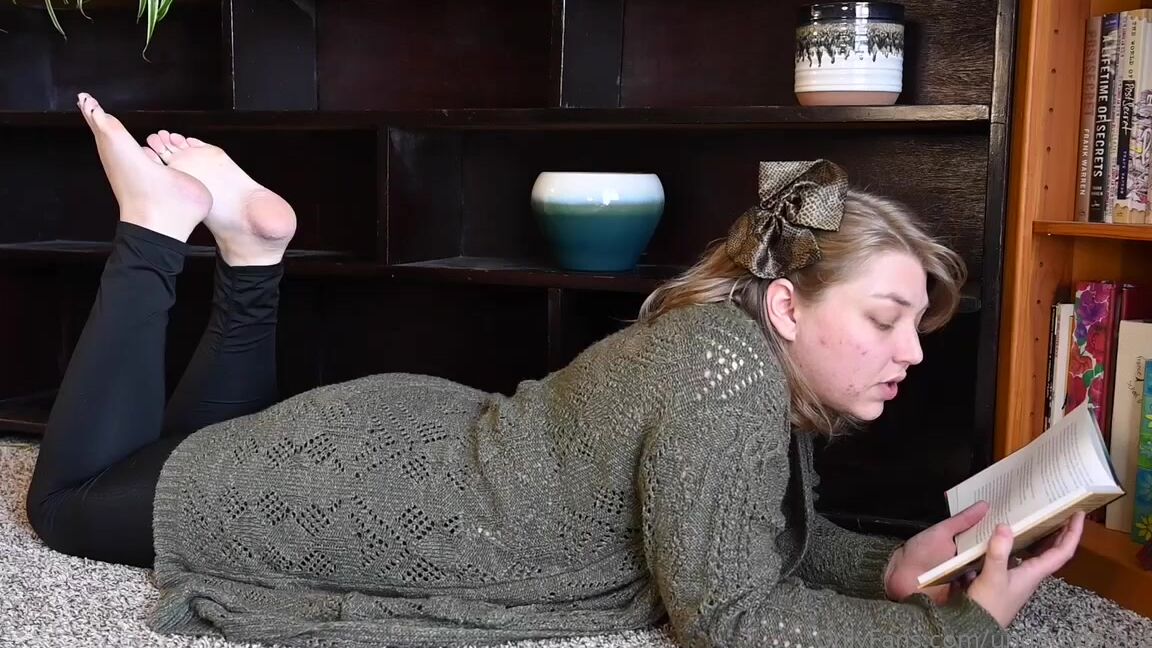 Tabitha Toes Nicknamed Tabithatoes 04 30 2021 Onlyfans Video Would You Be Able To Pay Attention To Me Reading 5 Min Of Me Reading Poems