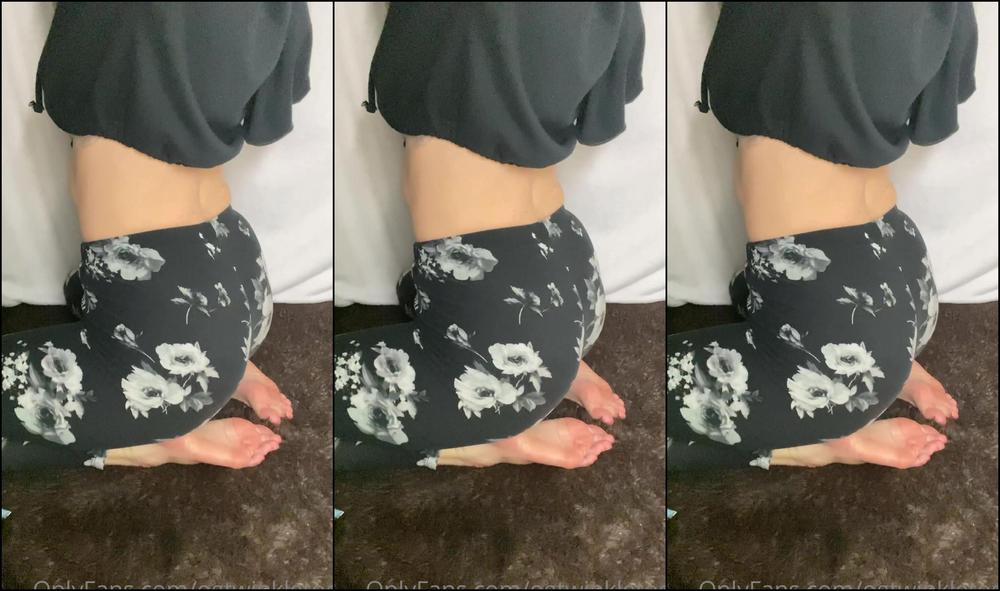 Waifufeetmilk Music And Sock Tease