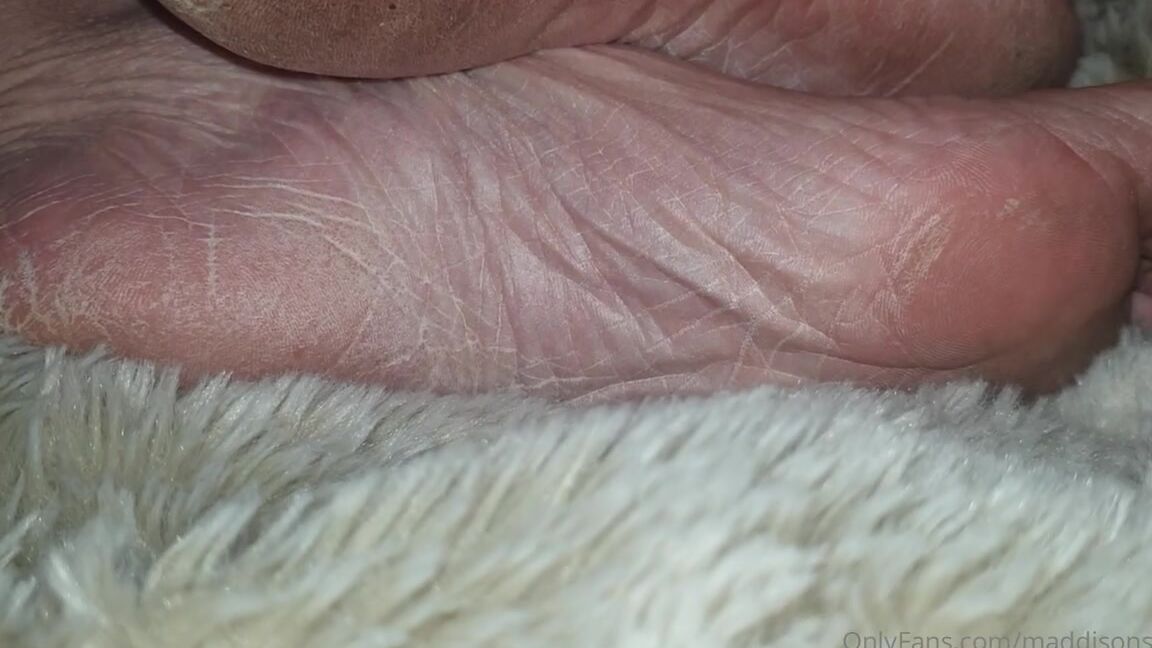 Maddison Spoilt Nicknamed Maddisonspoilt Onlyfans Little Treat Before Bed