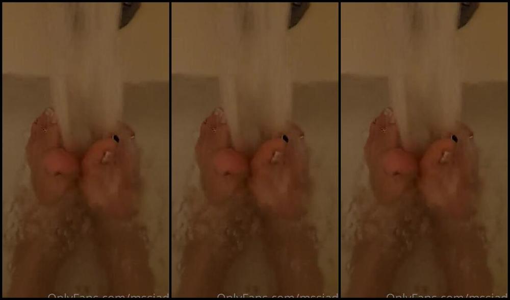 Mssjada Nicknamed Mssjada Onlyfans Toes Under Running Water