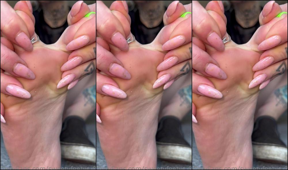 Sweetyfeetys Deliciously Sweaty Feet Straight Out Of My Vans