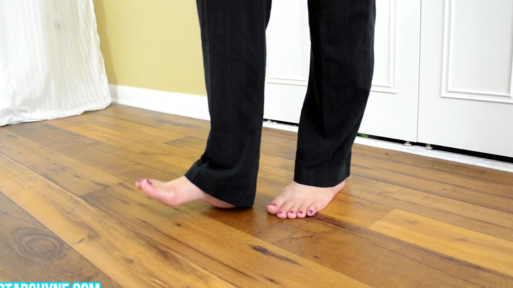 Ivystarshyne Callout In Class Foot Sniffer