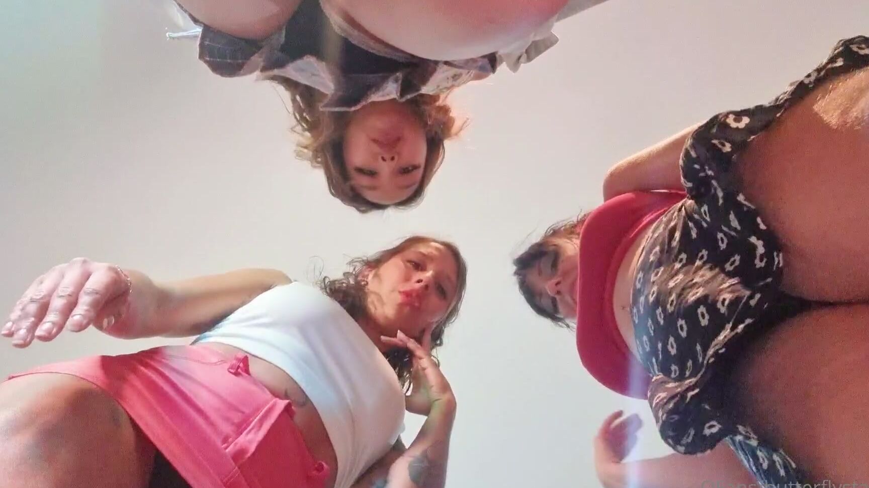 Fetishemmabff 2269353770 11 09 2021 Omg Youre So Small I Almost Didnt Notice You Were There Looking Up To Freakyfjondaxxx