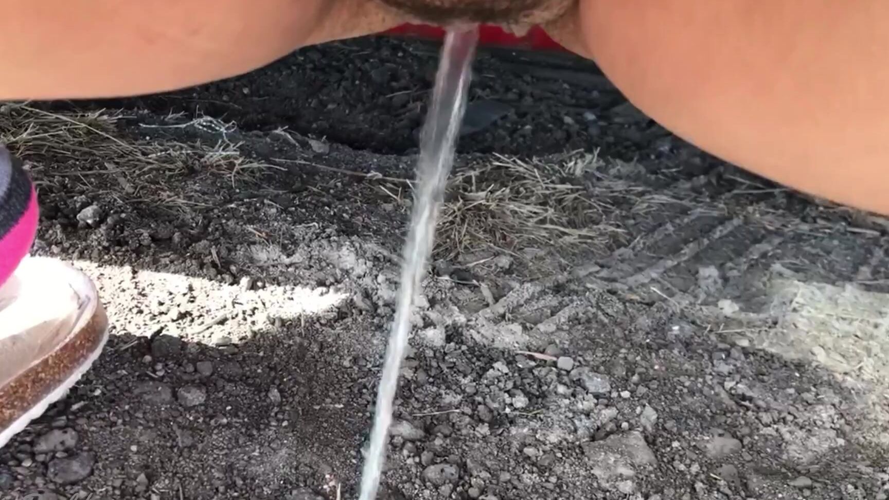 Ellieboulder Hairy Pussy Public Peeing