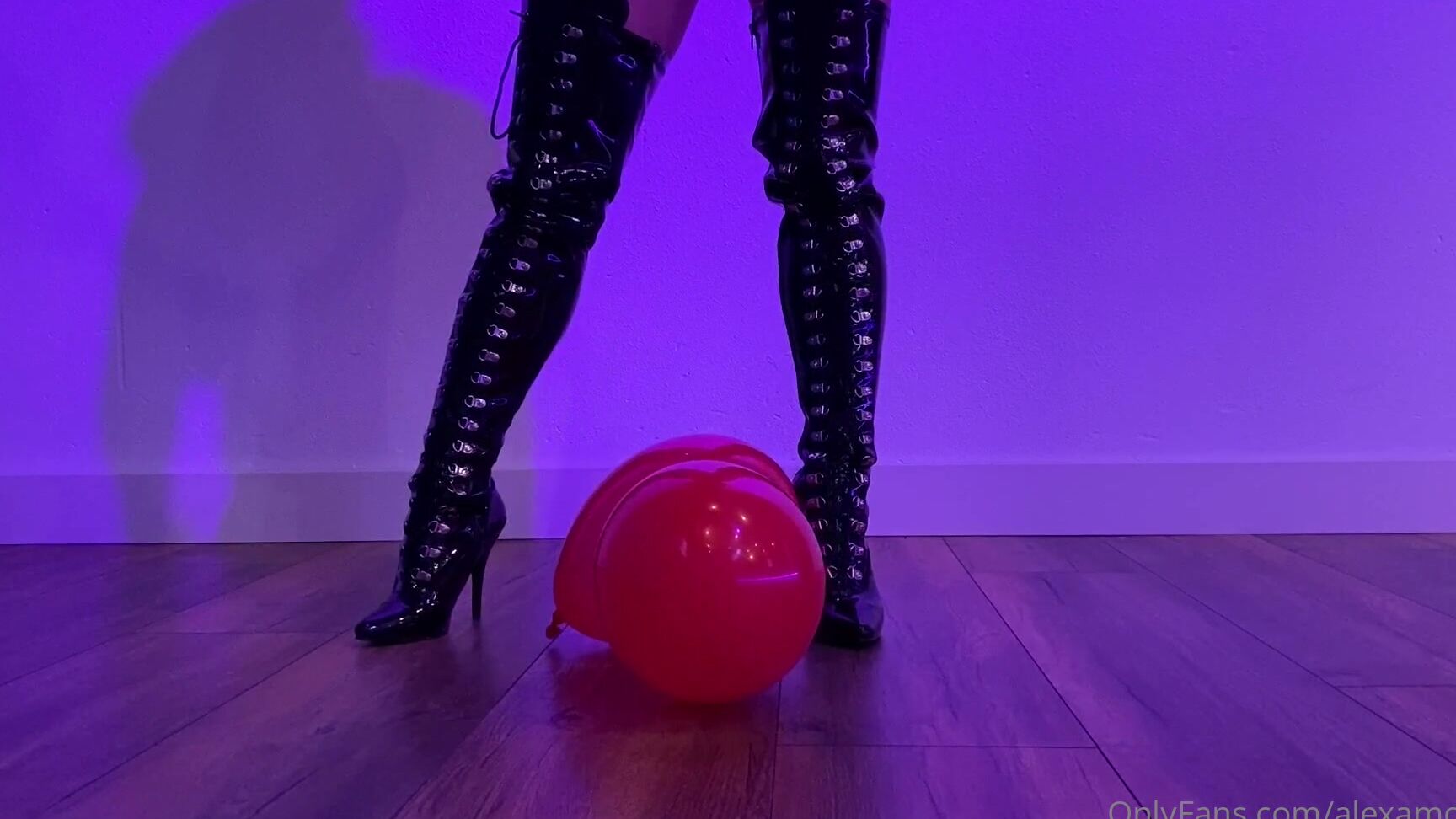 Alexamoorre Feetfriday Balloon Popping