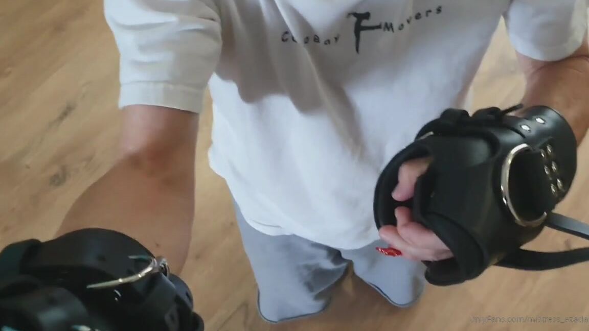 Ezada I Added A Bunch Of Superb Leather Items To My Toy Box A Puppy Outfit Bondage Leather Boo